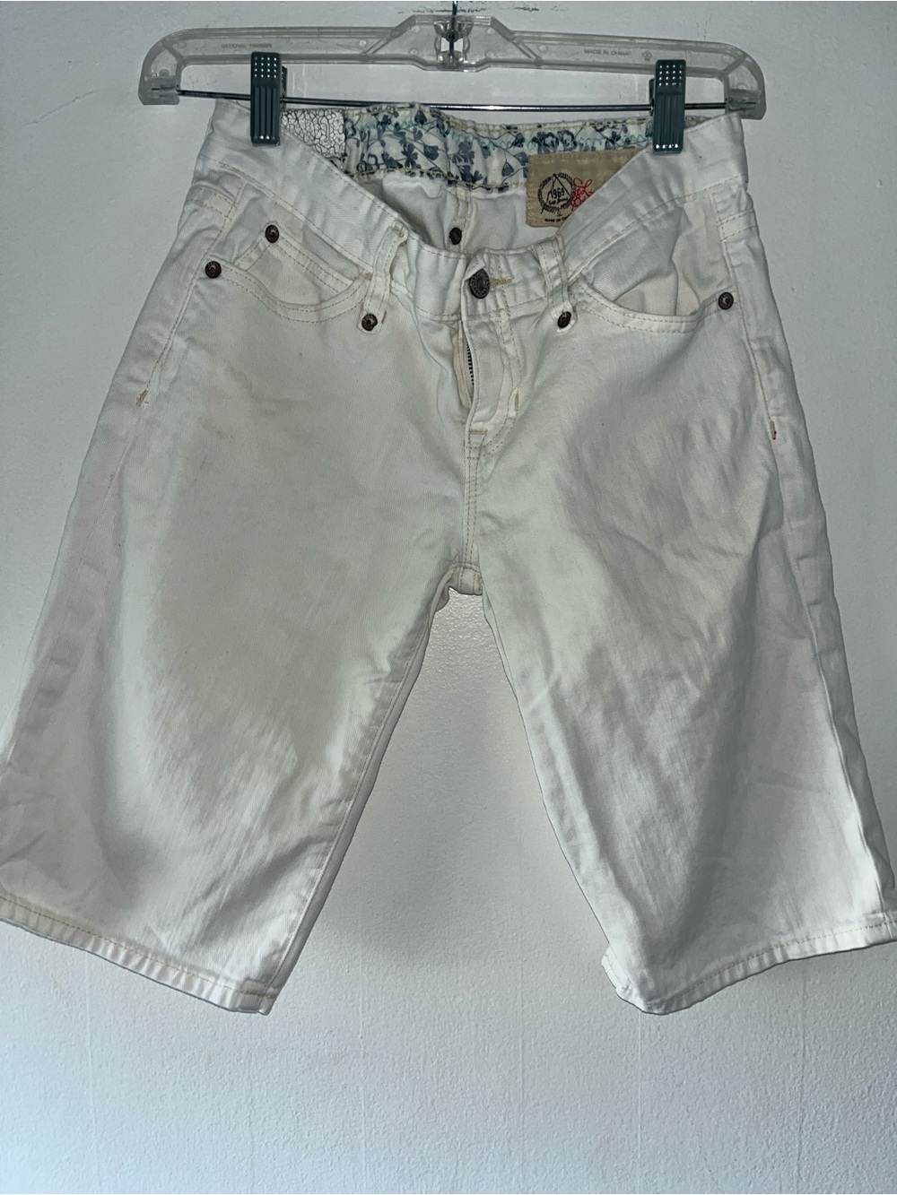 Vintage GAP White Women's Bermuda Shorts Limited Edition